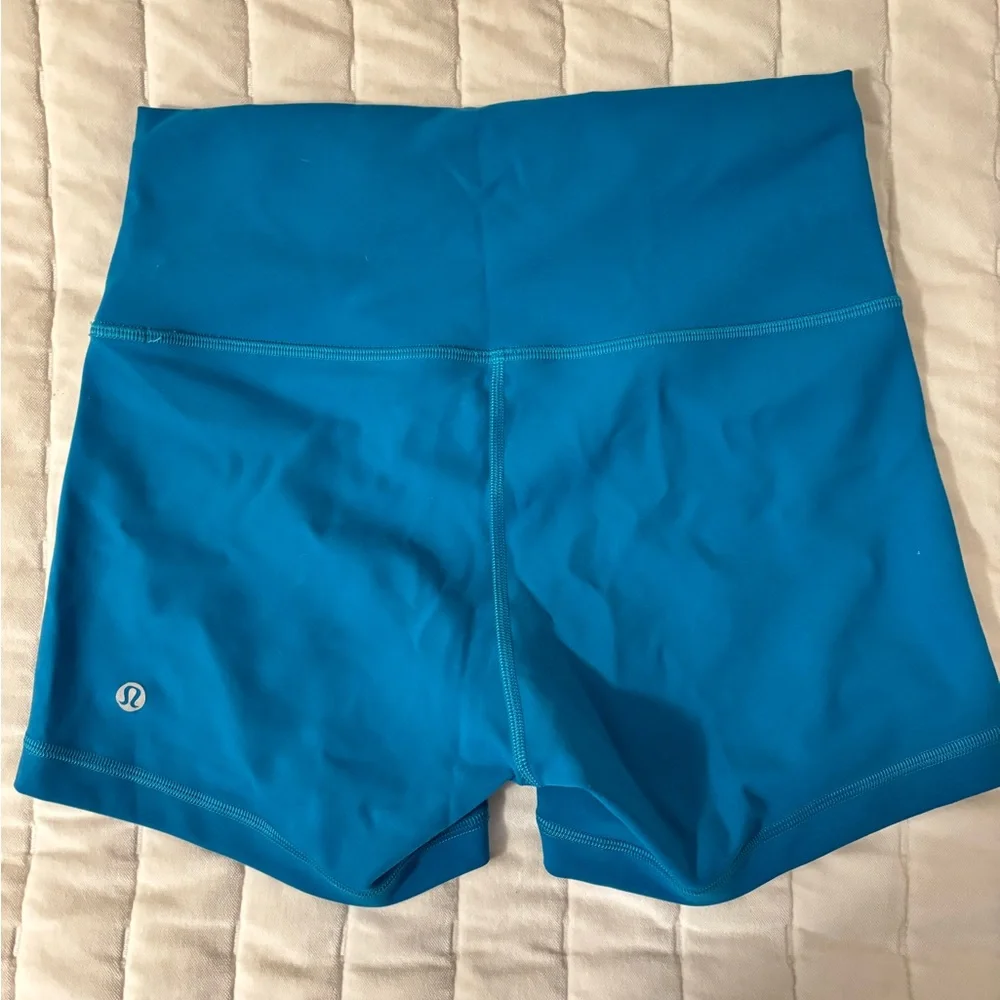 lululemon athletica High-Waist Active Shorts in Teal - Picture 3 of 3